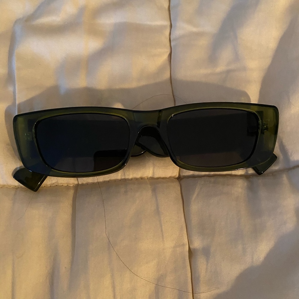 Clear green mood glasses